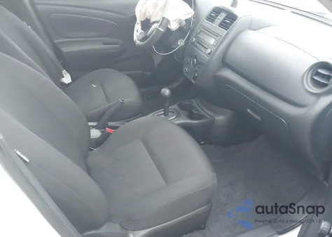 2015 Nissan Versa 1.6 S z USA, uszkodzony, nr VIN 3N1CN7AP1FL905994